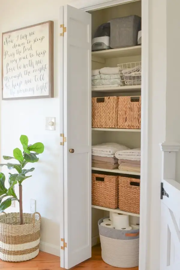 Hallway Linen Closet Ideas for tidy homes